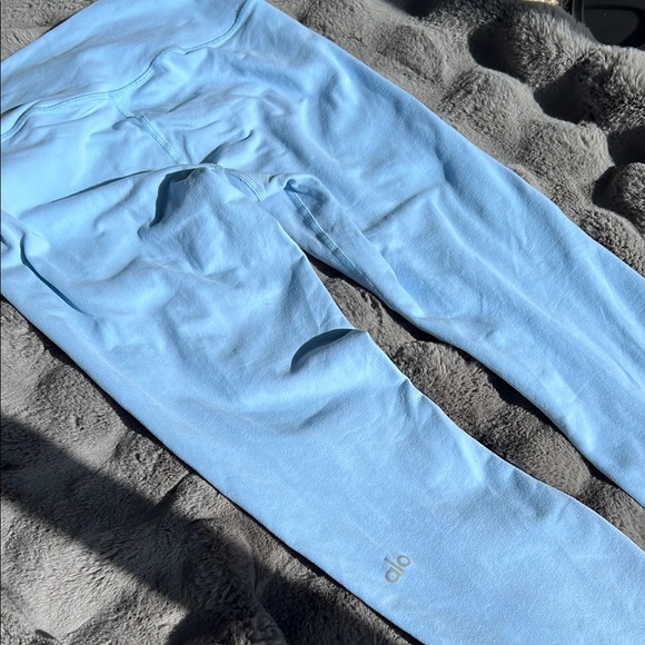 ALO Yoga Baby Blue Leggings - Picture 4 of 8